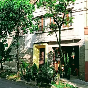 Casa Luna -estratégica Ubicación- Pensión